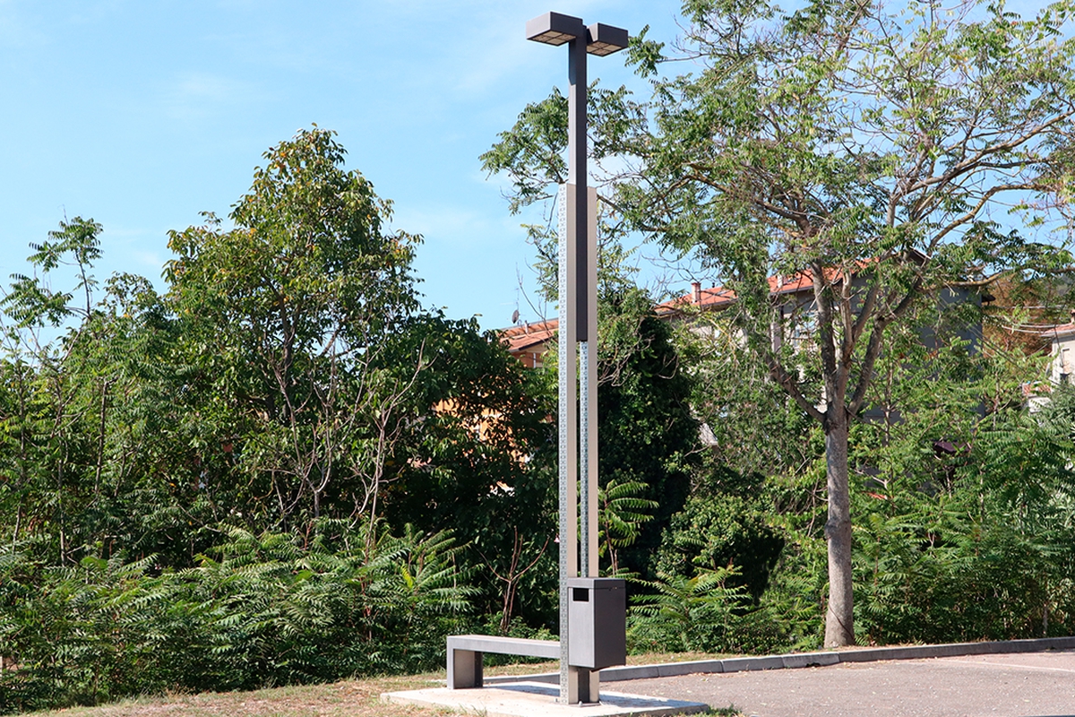 ET Lighting Pole